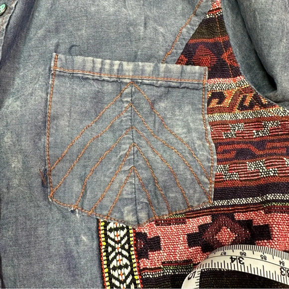 gimmicks by BKE boho western top sz small lace hem southwestern tapestry - Picture 11 of 12